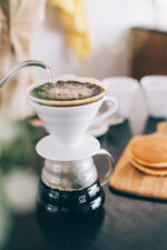 HARIO - Dripper V60 en céramique 1/4 tasses Blanc – Image 2